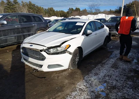 2013 Ford Fusion S z USA, uszkodzony, nr VIN 3FA6P0G7XDR243965